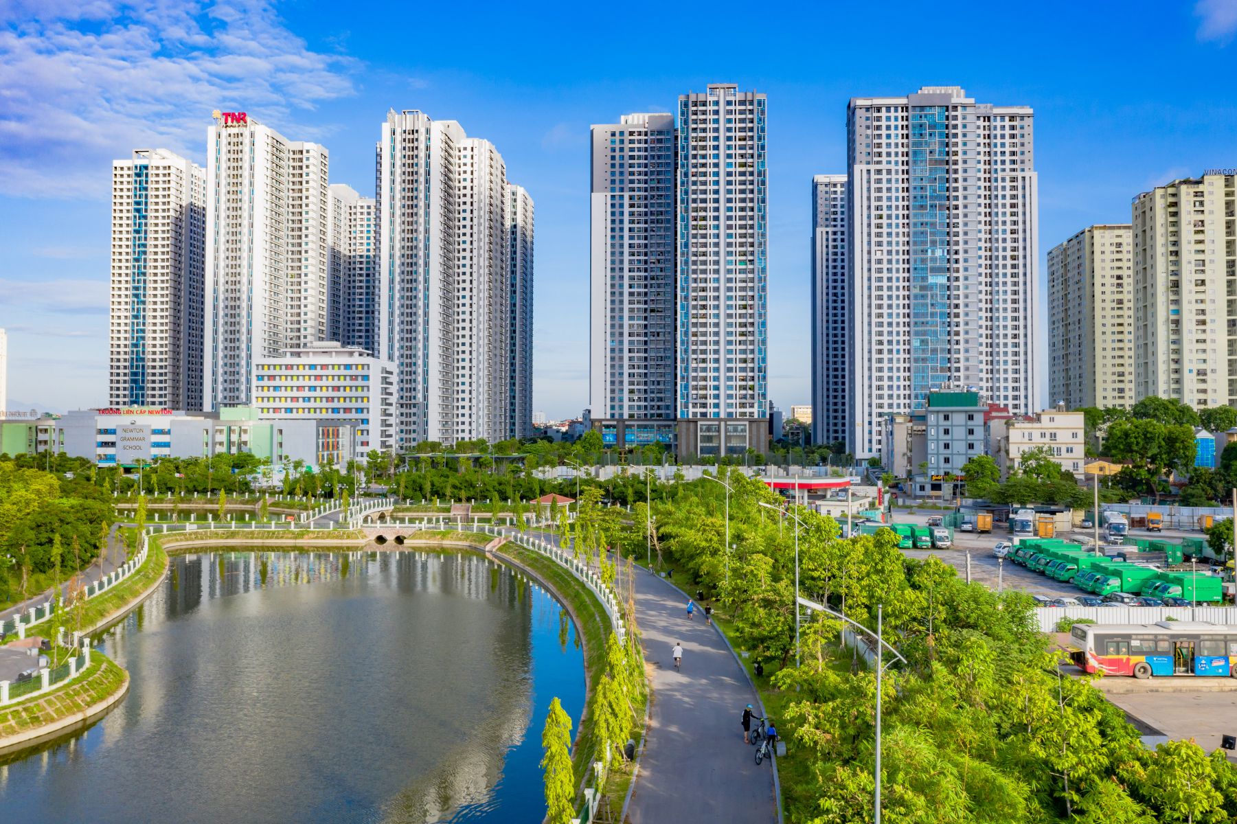 Lợi ích của việc thuê văn phòng trong khu tổ hợp