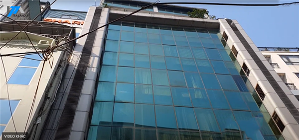 Á Châu Building