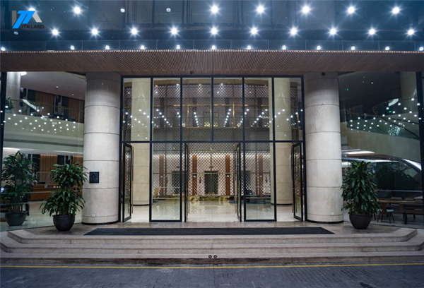 Crown Plaza Complex