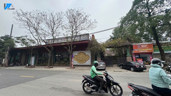 Số 18 Phùng Hưng