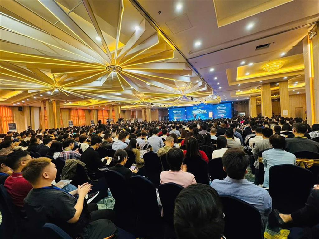 Các doanh nhân cùng nhau học hỏi, chia sẻ kinh nghiệm trong sự kiện 1000 ceo