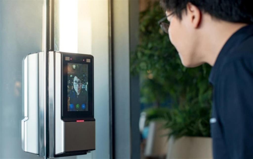 Công nghệ nhận diện khuôn mặt khi vào văn phòng