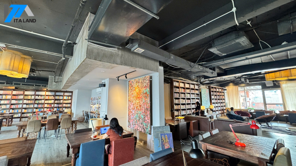 Không gian thưởng thức cà phê tại Tiny Cafe